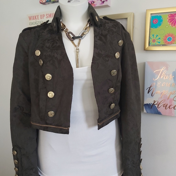 Beautiful Jacket - Picture 4 of 5